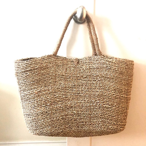 Straw Button Closure Tote - Picture 3 of 4